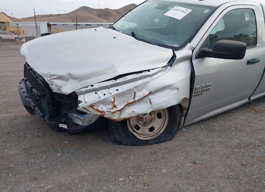 Photo 6 of 2019 Ram 1500 CLASSIC TRADESMAN REGULAR CAB 4X2 8' BOX (VIN 3C6JR6DG1KG502753)