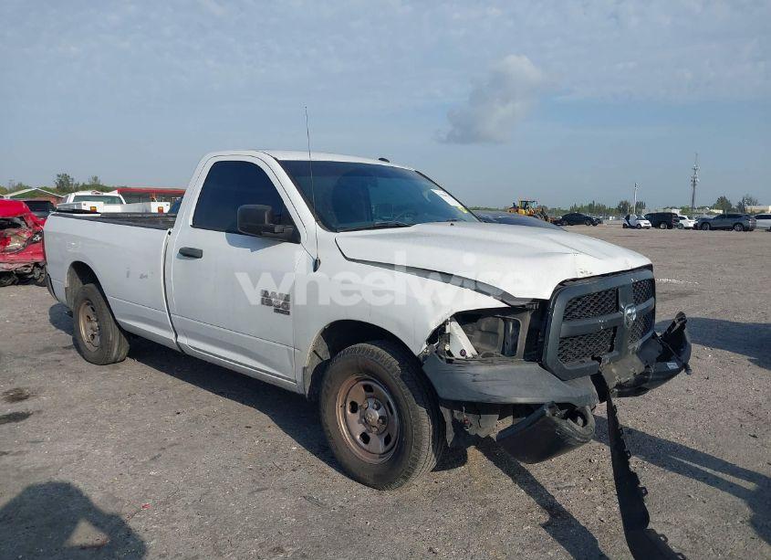 2019 Ram 1500 CLASSIC TRADESMAN 4X2 8' BOX (VIN 3C6JR6DG2KG502762) main photo