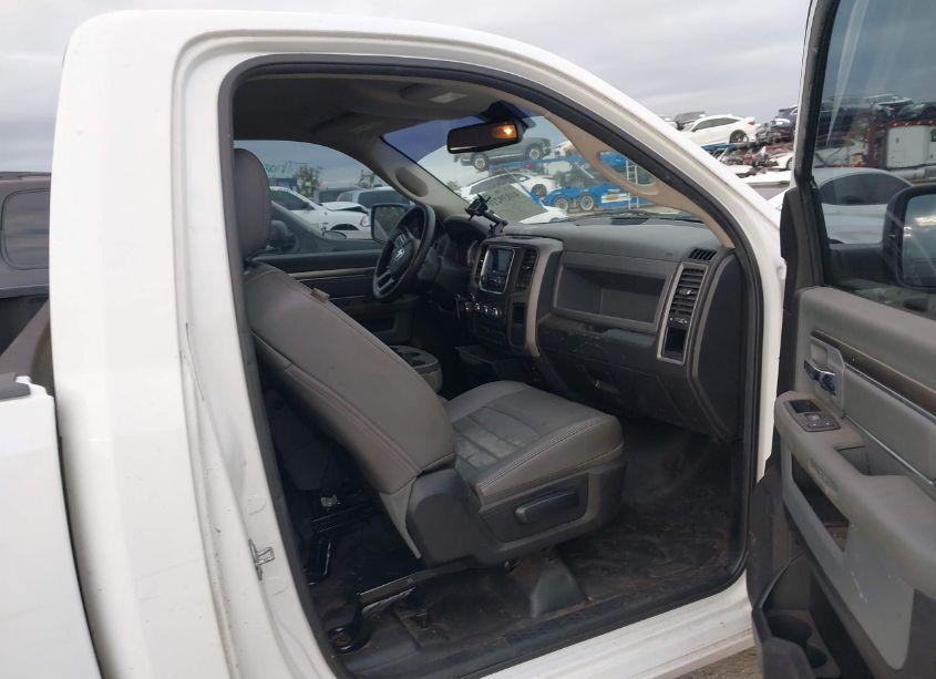 Photo 5 of 2018 Ram 1500 TRADESMAN 4X2 8' BOX (VIN 3C6JR6DG3JG122702)