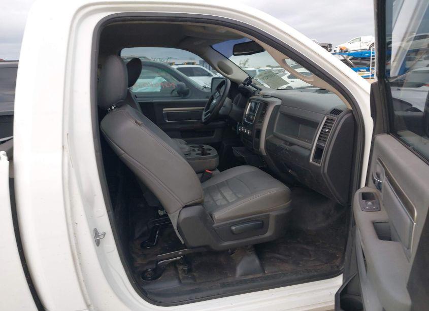 Photo 8 of 2018 Ram 1500 TRADESMAN 4X2 8' BOX (VIN 3C6JR6DG3JG122702)