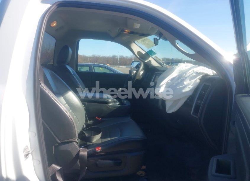 Photo 5 of 2022 Ram 1500 CLASSIC TRADESMAN 4X2 8' BOX (VIN 3C6JR6DG5NG441976)