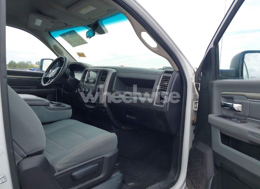 Photo 5 of 2017 Ram 1500 TRADESMAN (VIN 3C6JR6DG7HG555790)