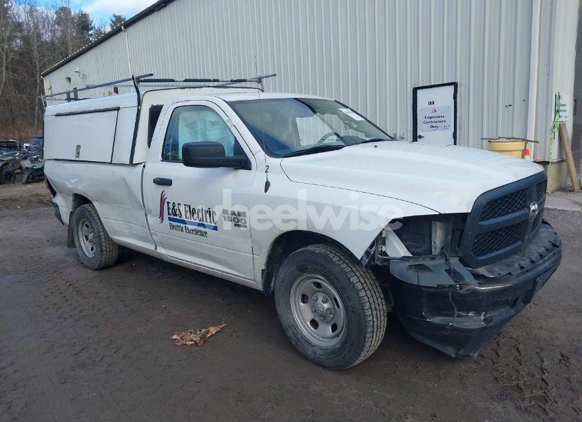 2019 Ram 1500 CLASSIC TRADESMAN 4X2 8' BOX (VIN 3C6JR6DG8KG619844) main photo