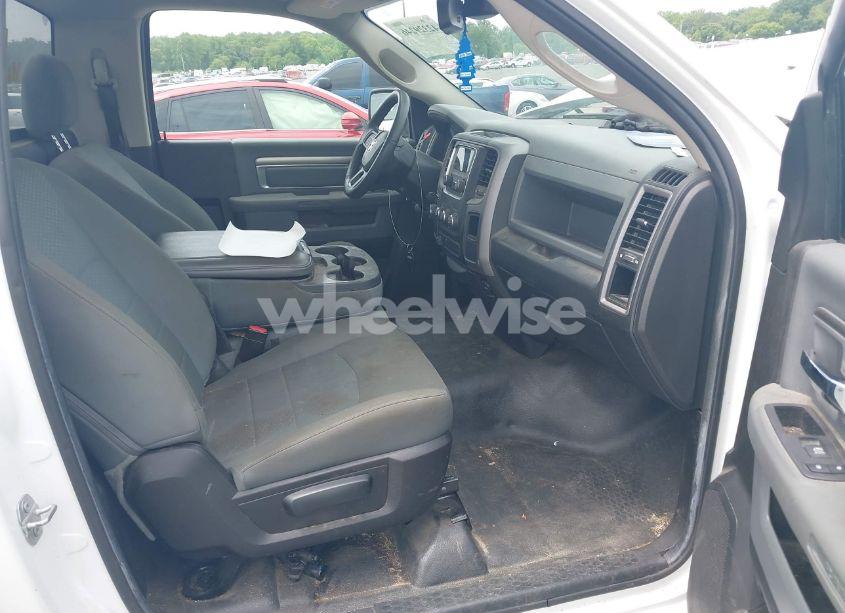 Photo 5 of 2019 Ram 1500 CLASSIC TRADESMAN 4X2 8' BOX (VIN 3C6JR6DT0KG636053)