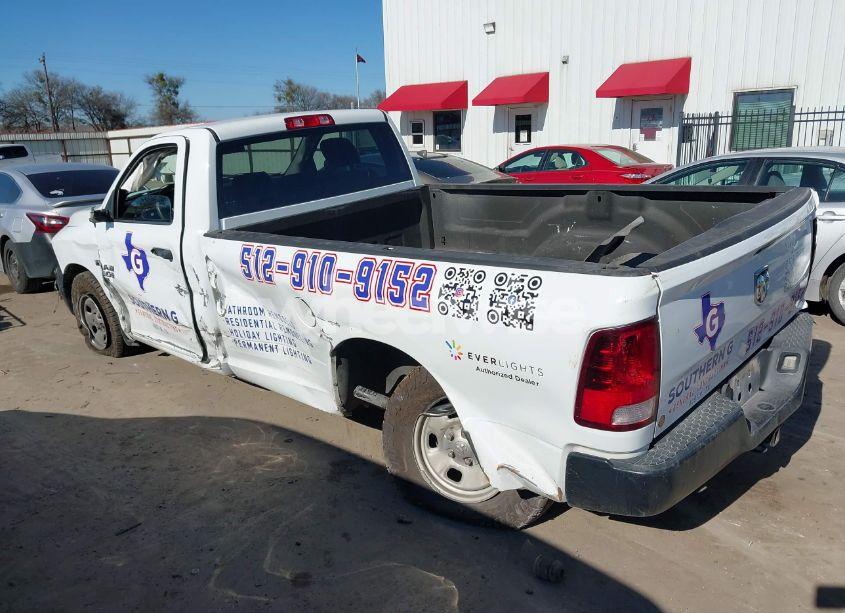 Photo 3 of 2019 Ram 1500 CLASSIC TRADESMAN 4X2 8' BOX (VIN 3C6JR6DT1KG509991)