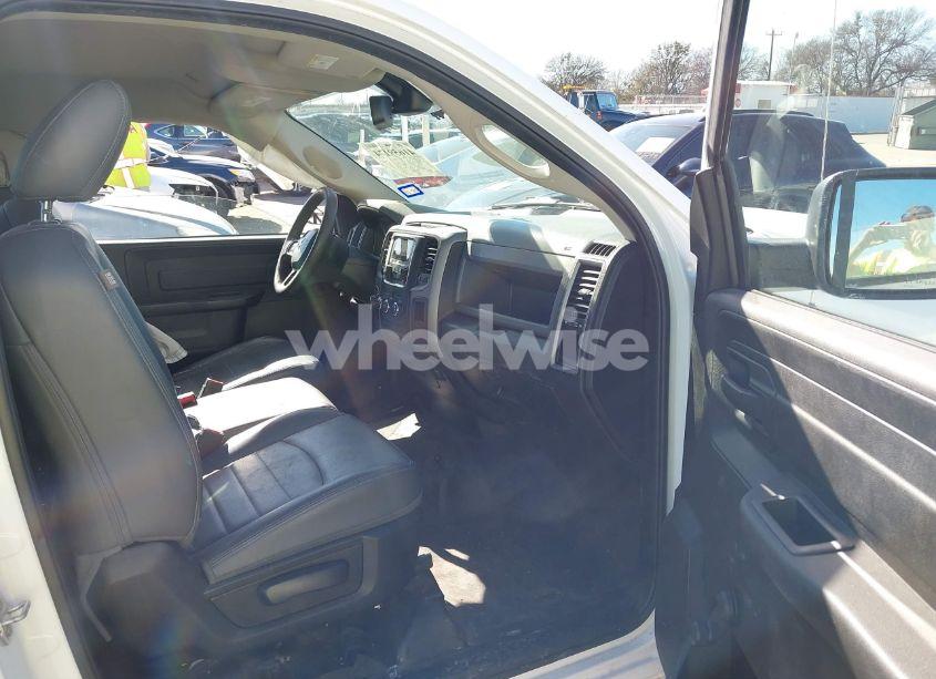 Photo 5 of 2019 Ram 1500 CLASSIC TRADESMAN 4X2 8' BOX (VIN 3C6JR6DT1KG509991)