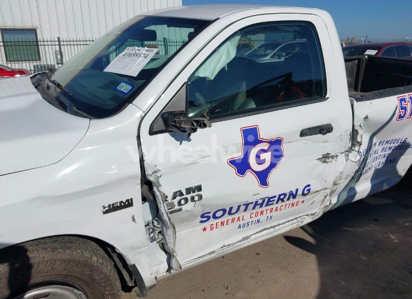 Photo 6 of 2019 Ram 1500 CLASSIC TRADESMAN 4X2 8' BOX (VIN 3C6JR6DT1KG509991)