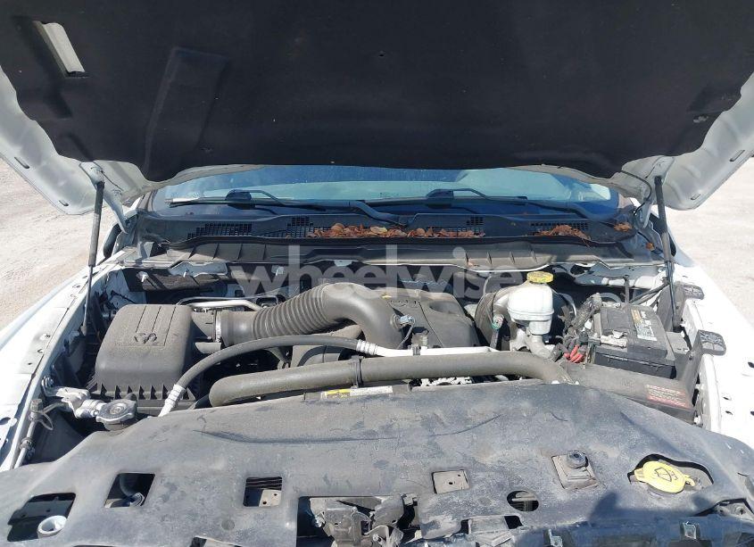 Photo 10 of 2019 Ram 1500 CLASSIC TRADESMAN 4X2 8' BOX (VIN 3C6JR6DT1KG546748)