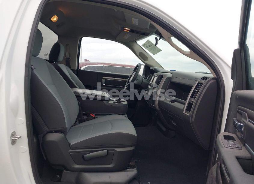 Photo 5 of 2022 Ram 1500 CLASSIC TRADESMAN 4X2 8' BOX (VIN 3C6JR6DT5NG300743)