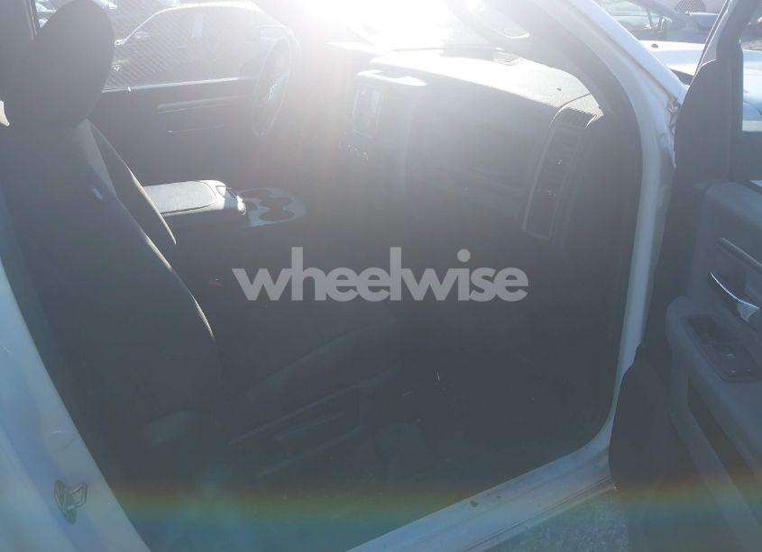 Photo 5 of 2019 Ram 1500 CLASSIC TRADESMAN 4X2 8' BOX (VIN 3C6JR6DT7KG561514)