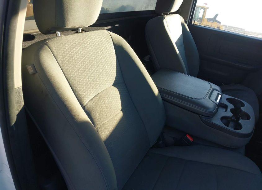 Photo 8 of 2017 Ram 1500 TRADESMAN 4X2 8' BOX (VIN 3C6JR6DT8HG734305)