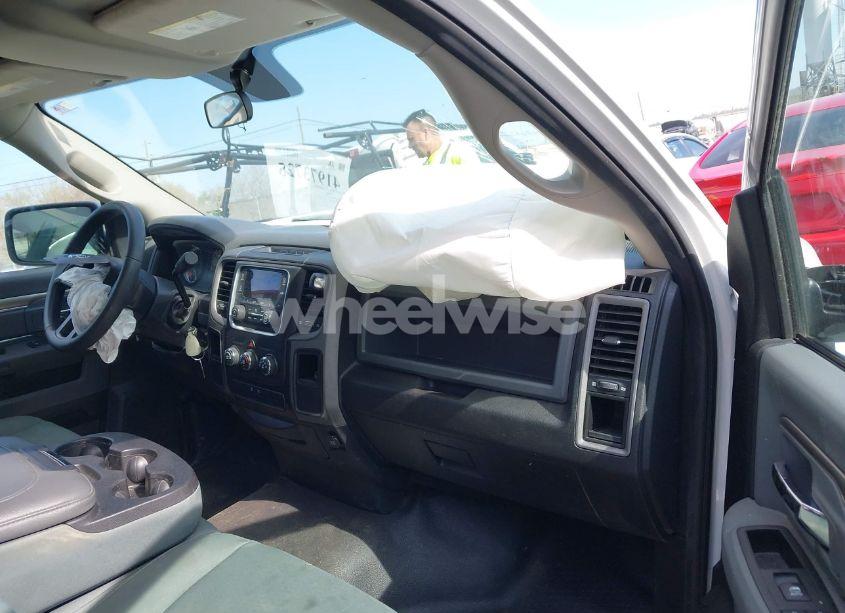 Photo 5 of 2016 Ram 1500 TRADESMAN (VIN 3C6JR6DTXGG257486)