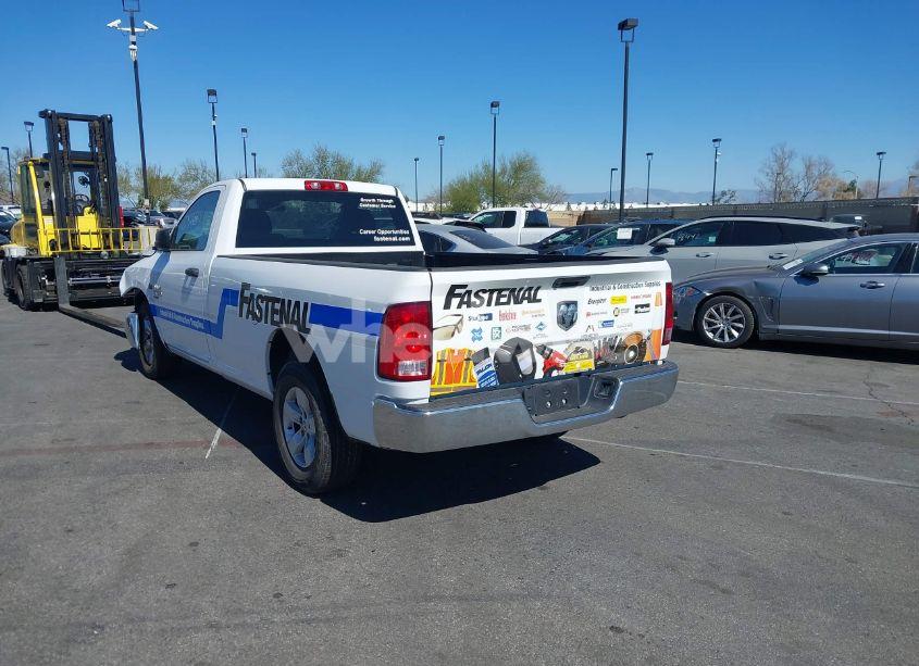 Photo 3 of 2022 Ram 1500 CLASSIC TRADESMAN 4X2 8' BOX (VIN 3C6JR6DTXNG187498)