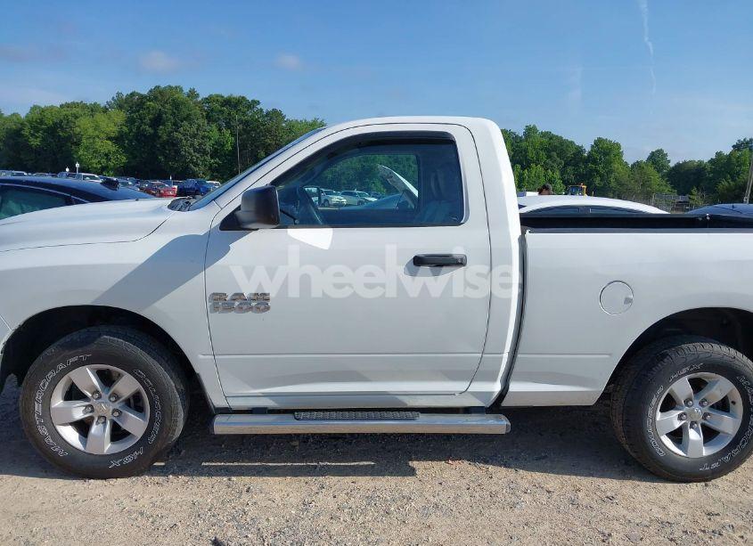 Photo 14 of 2018 Ram 1500 TRADESMAN 4X4 6'4 BOX (VIN 3C6JR7AGXJG210530)