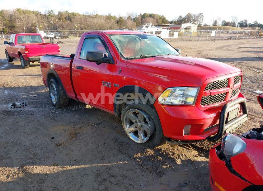 2015 Ram 1500 EXPRESS (VIN 3C6JR7AT6FG549712) main photo