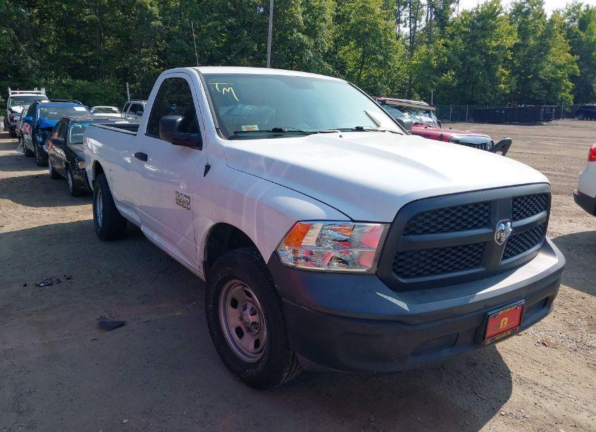 2017 Ram 1500 TRADESMAN REGULAR CAB 4X4 8' BOX (VIN 3C6JR7DG9HG769816) main photo