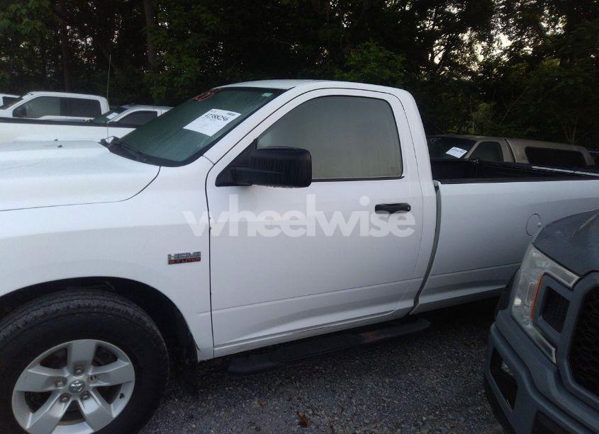 Photo 15 of 2019 Ram 1500 CLASSIC TRADESMAN 4X4 8' BOX (VIN 3C6JR7DT1KG585748)