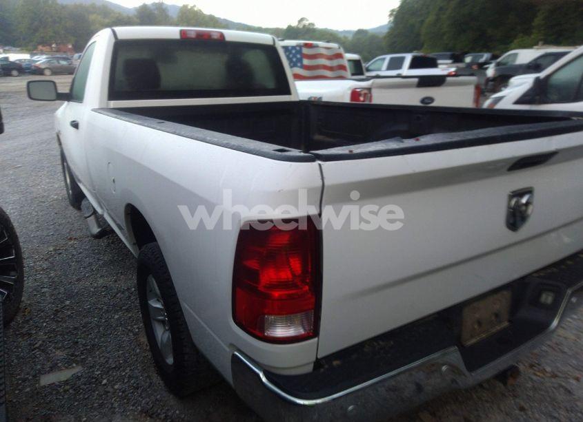 Photo 3 of 2019 Ram 1500 CLASSIC TRADESMAN 4X4 8' BOX (VIN 3C6JR7DT1KG585748)