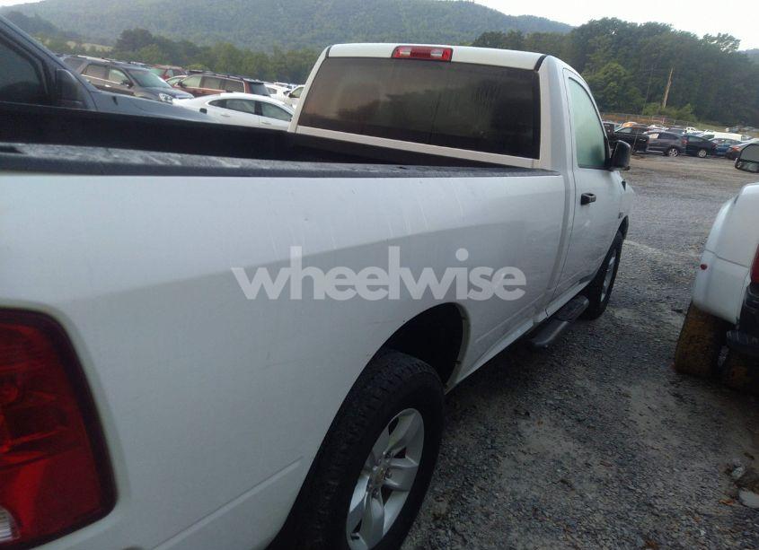 Photo 4 of 2019 Ram 1500 CLASSIC TRADESMAN 4X4 8' BOX (VIN 3C6JR7DT1KG585748)