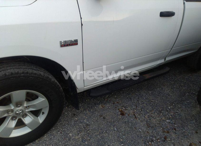 Photo 6 of 2019 Ram 1500 CLASSIC TRADESMAN 4X4 8' BOX (VIN 3C6JR7DT1KG585748)