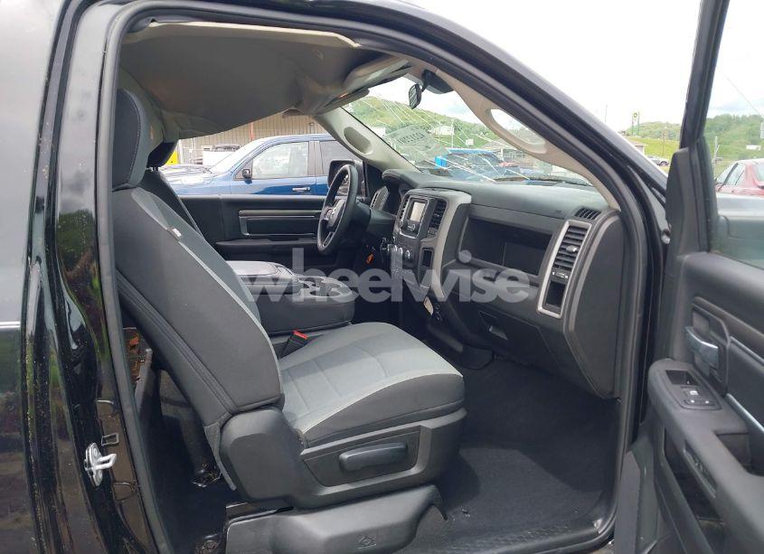 Photo 5 of 2021 Ram 1500 CLASSIC (VIN 3C6JR7DT4MG704279)