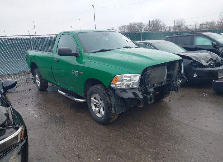 2019 Ram 1500 CLASSIC TRADESMAN 4X4 8' BOX (VIN 3C6JR7DT8KG506785) main photo