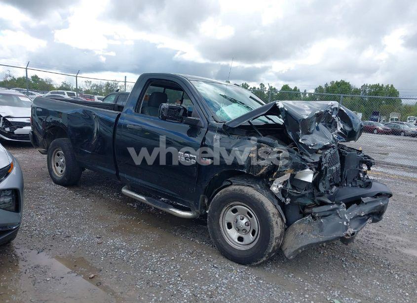 2015 Ram 1500 TRADESMAN (VIN 3C6JR7DTXFG637822) main photo