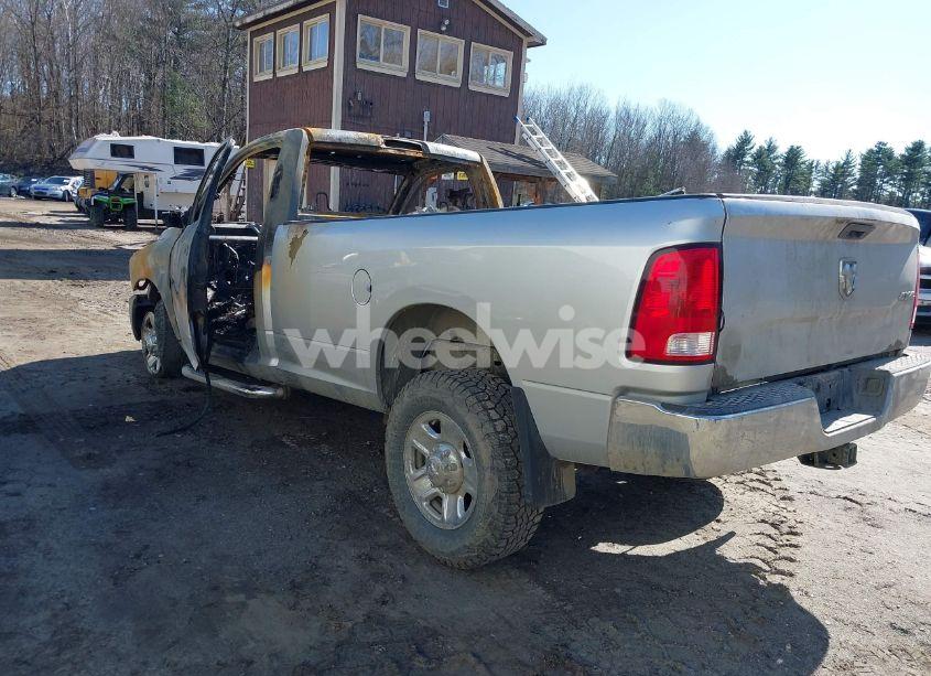 Photo 3 of 2018 Ram 2500 TRADESMAN 4X4 8' BOX (VIN 3C6LR5AT6JG378370)