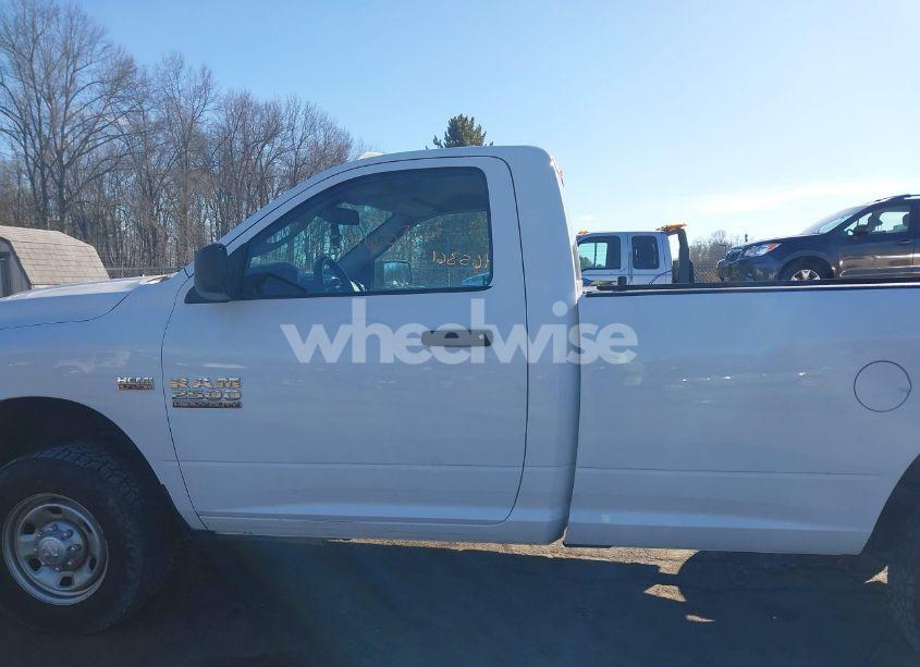 Photo 14 of 2018 Ram 2500 TRADESMAN 4X4 8' BOX (VIN 3C6LR5AT8JG379682)