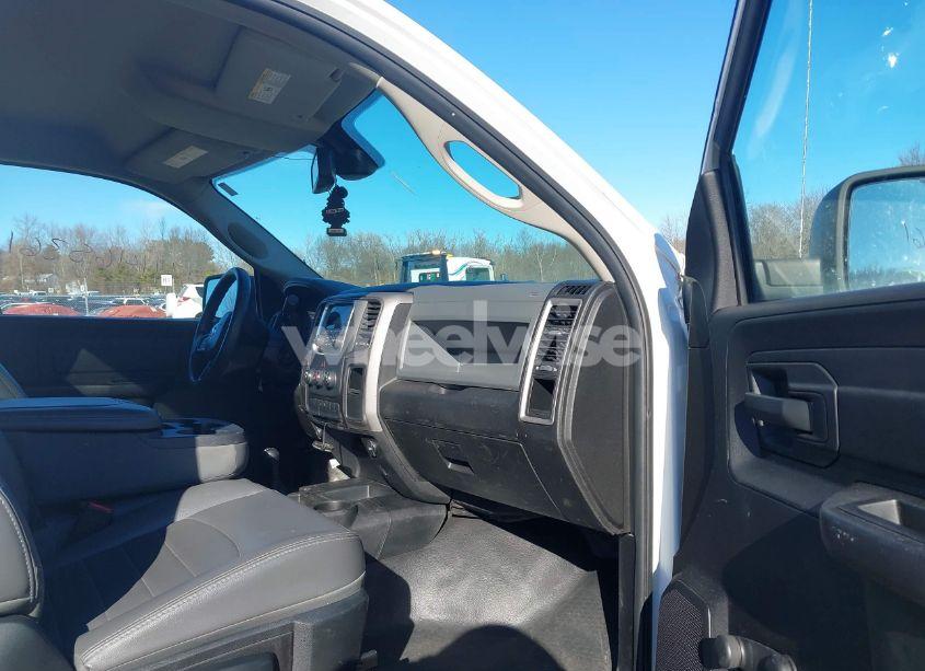 Photo 5 of 2018 Ram 2500 TRADESMAN 4X4 8' BOX (VIN 3C6LR5AT8JG379682)