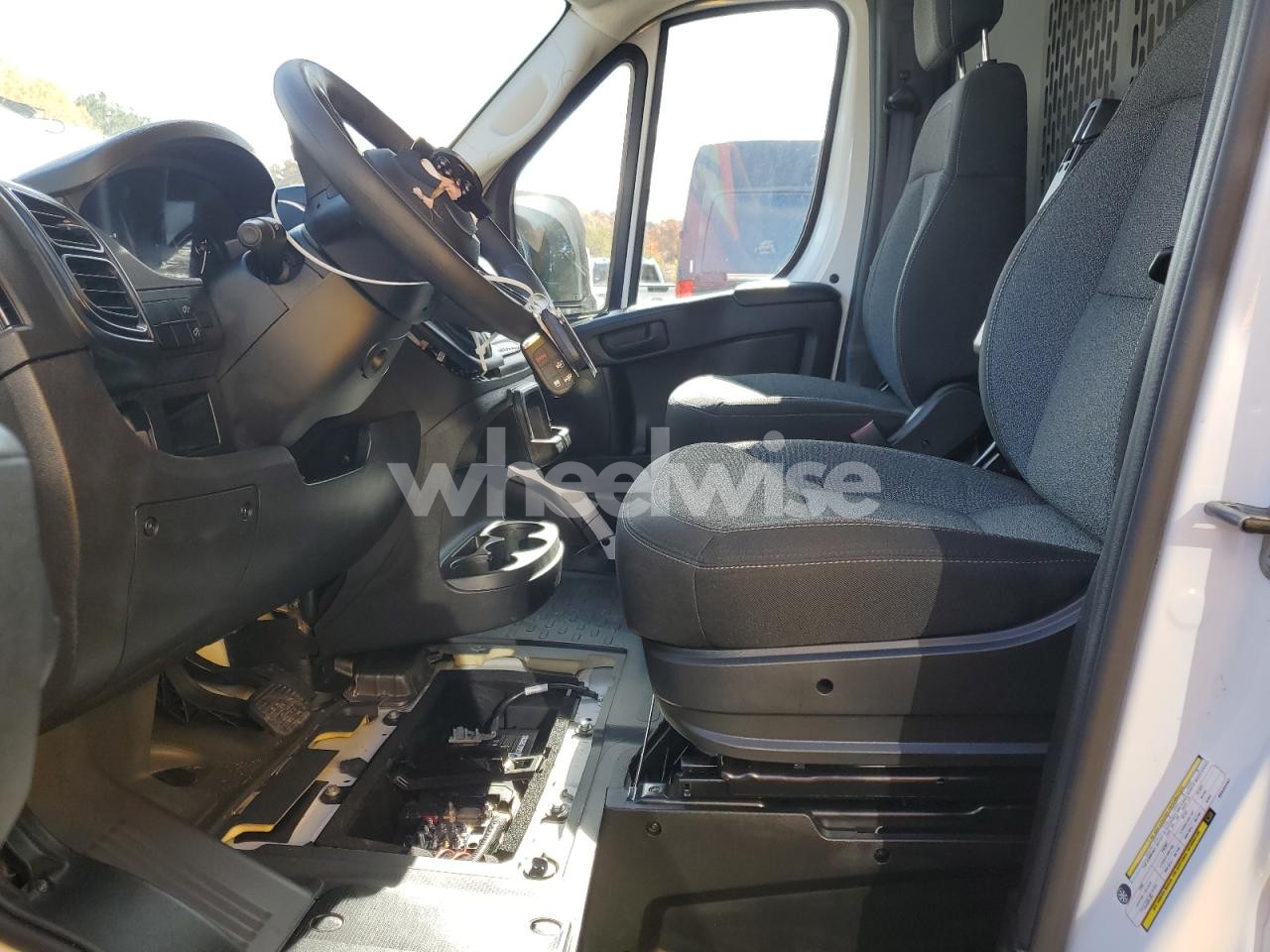 Photo 7 of 2025 RAM PROMASTER 1500 DELIVERY VAN (VIN 3C6LRVAG9SE533462)