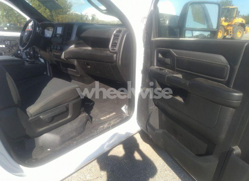 Photo 12 of 2024 Ram 2500 TRADESMAN REGULAR CAB 4X2 8' BOX (VIN 3C6MR4AJ8RG248941)