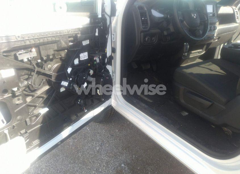 Photo 18 of 2024 Ram 2500 TRADESMAN REGULAR CAB 4X2 8' BOX (VIN 3C6MR4AJ8RG248941)