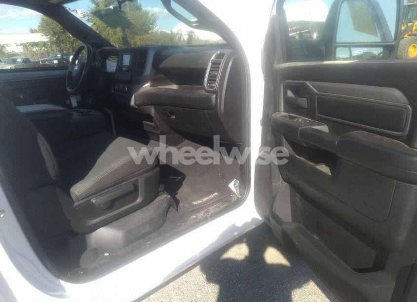 Photo 5 of 2024 Ram 2500 TRADESMAN REGULAR CAB 4X2 8' BOX (VIN 3C6MR4AJ8RG248941)