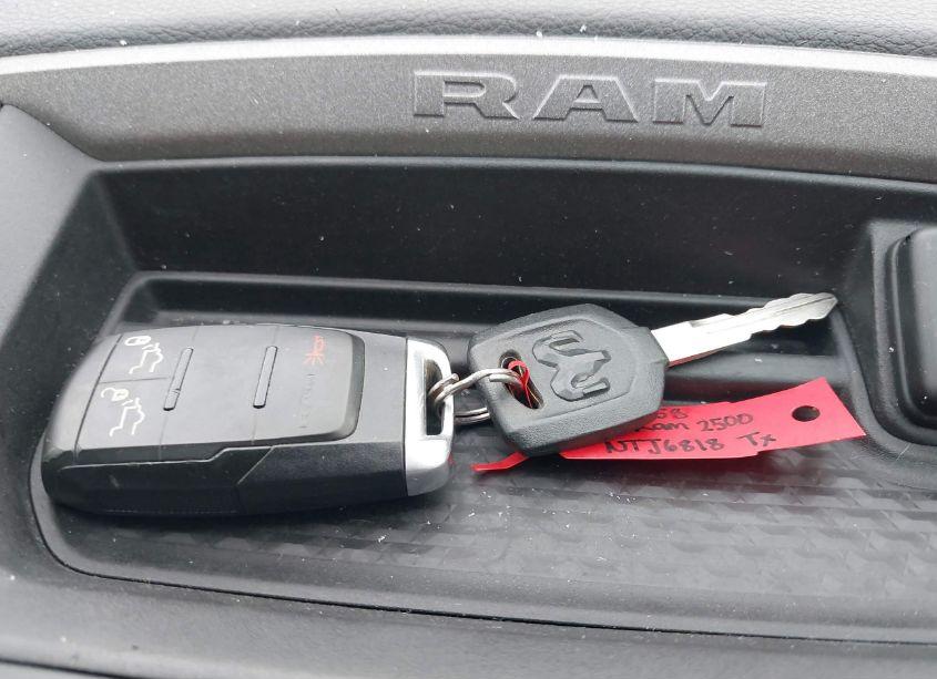 Photo 10 of 2019 Ram 2500 TRADESMAN 4X2 8' BOX (VIN 3C6MR4AL2KG603867)