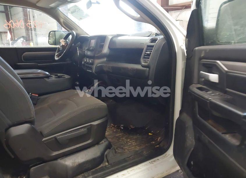 Photo 5 of 2019 Ram 2500 TRADESMAN 4X4 8' BOX (VIN 3C6MR5AJ2KG598559)