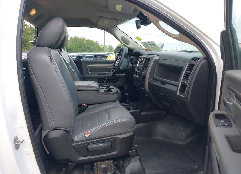 Photo 5 of 2018 Ram 2500 TRADESMAN REGULAR CAB 4X4 8' BOX (VIN 3C6MR5AJ3JG102148)