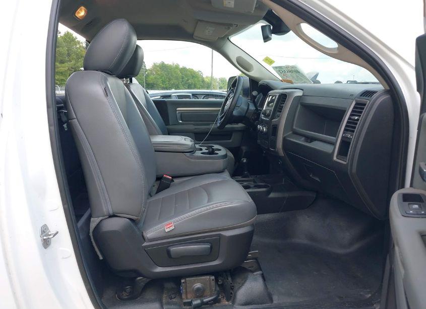 Photo 8 of 2018 Ram 2500 TRADESMAN REGULAR CAB 4X4 8' BOX (VIN 3C6MR5AJ3JG102148)