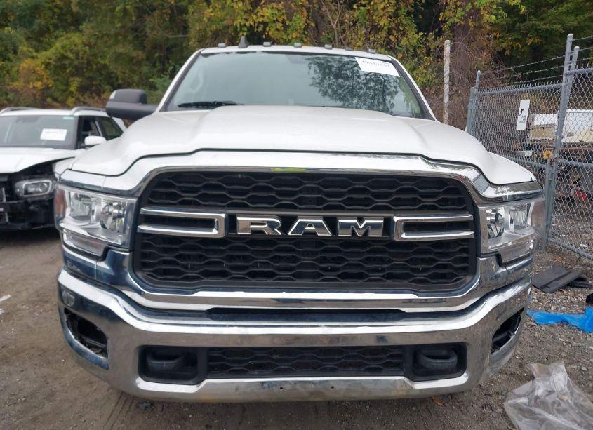 Photo 12 of 2019 Ram 2500 TRADESMAN REGULAR CAB 4X4 8' BOX (VIN 3C6MR5AJ5KG602474)