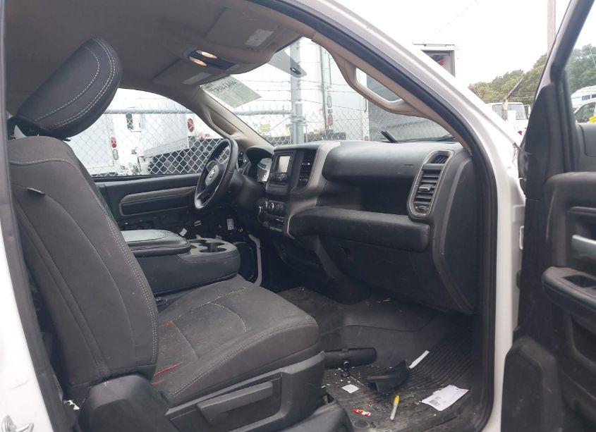 Photo 5 of 2019 Ram 2500 TRADESMAN REGULAR CAB 4X4 8' BOX (VIN 3C6MR5AJ5KG602474)