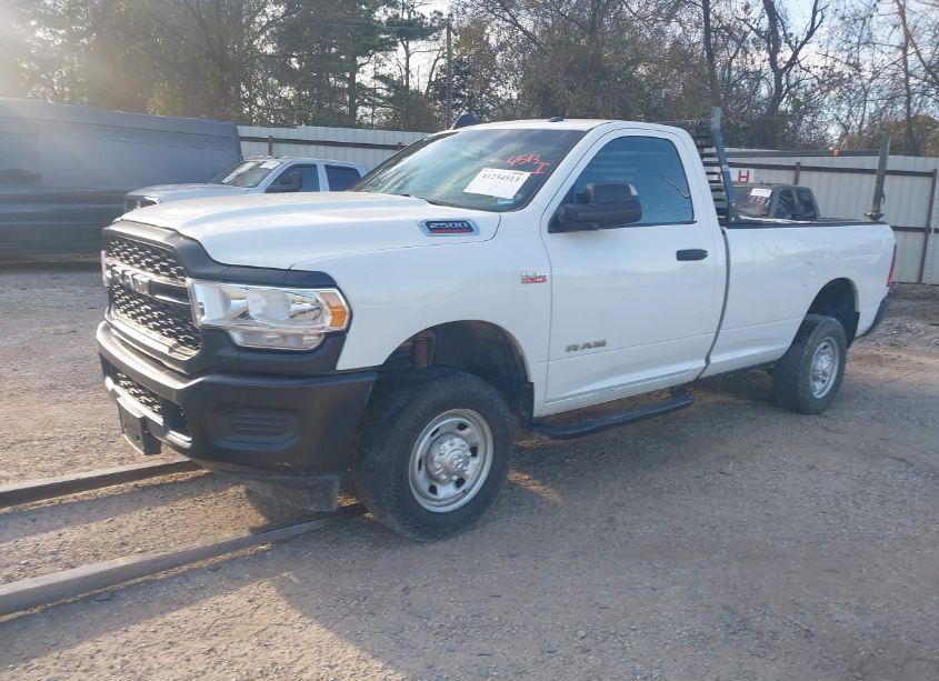 Photo 2 of 2022 Ram 2500 TRADESMAN 4X4 8' BOX (VIN 3C6MR5AJ6NG251045)