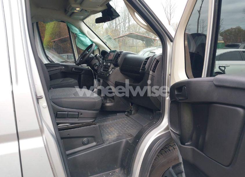 Photo 5 of 2022 Ram Promaster 3500 CARGO VAN HIGH ROOF 159 WB EXT (VIN 3C6MRVJG3NE104553)