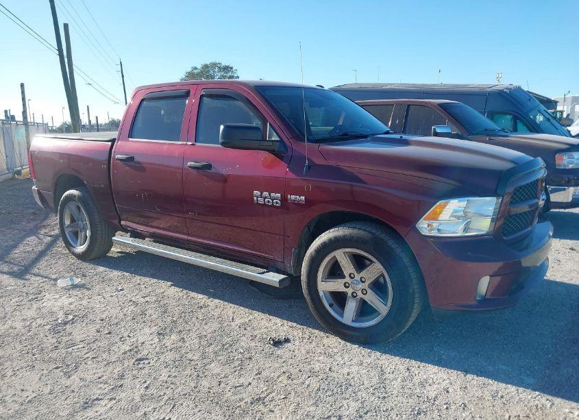 2017 Ram 1500 EXPRESS 4X2 5'7 BOX (VIN 3C6RR6KT5HG520829) main photo