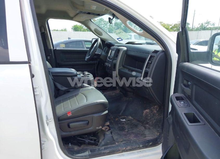 Photo 5 of 2022 Ram 1500 CLASSIC TRADESMAN 4X4 5'7 BOX (VIN 3C6RR7KG3NG301503)