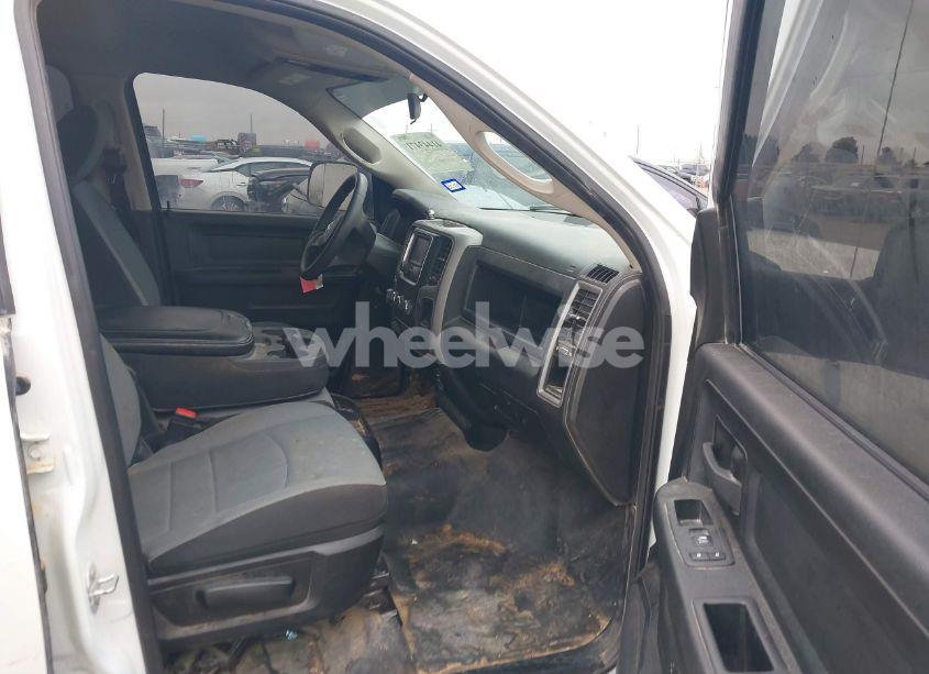 Photo 5 of 2022 Ram 1500 CLASSIC TRADESMAN 4X4 5'7 BOX (VIN 3C6RR7KG3NG413413)