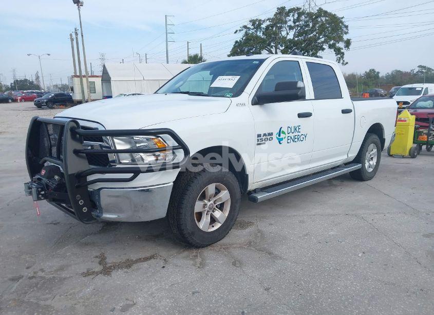 Photo 2 of 2022 Ram 1500 CLASSIC TRADESMAN 4X4 5'7 BOX (VIN 3C6RR7KG4NG331979)