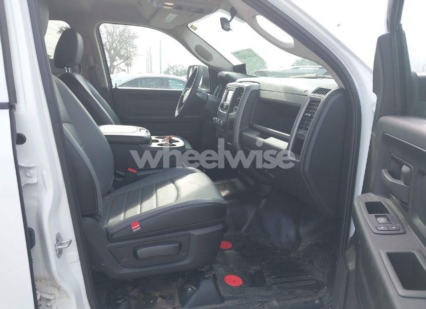 Photo 5 of 2022 Ram 1500 CLASSIC TRADESMAN 4X4 5'7 BOX (VIN 3C6RR7KG4NG331979)