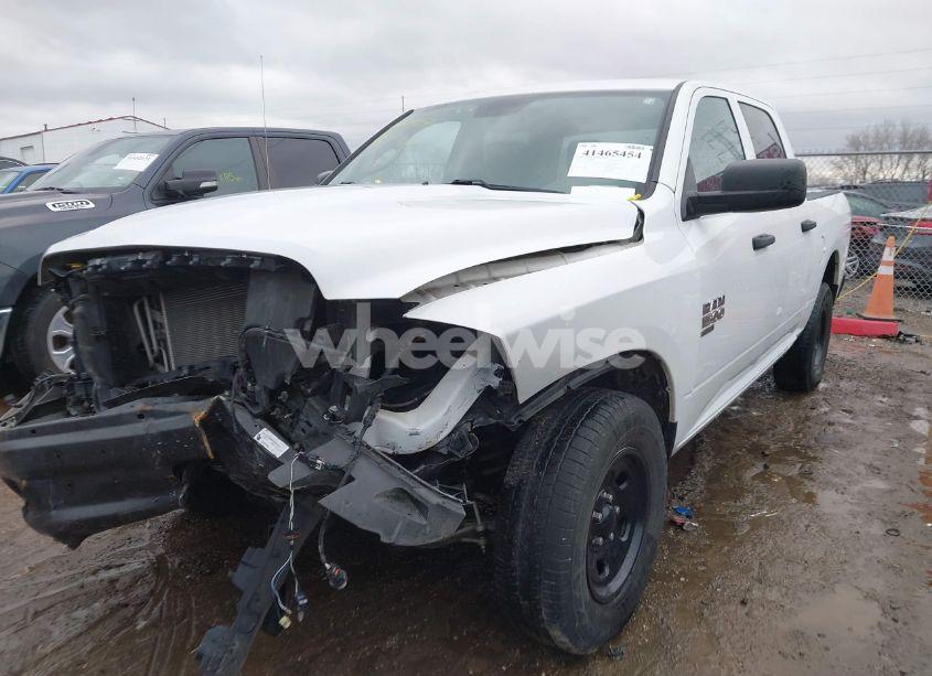 Photo 2 of 2019 Ram 1500 CLASSIC TRADESMAN 4X4 5'7 BOX (VIN 3C6RR7KG6KG573295)