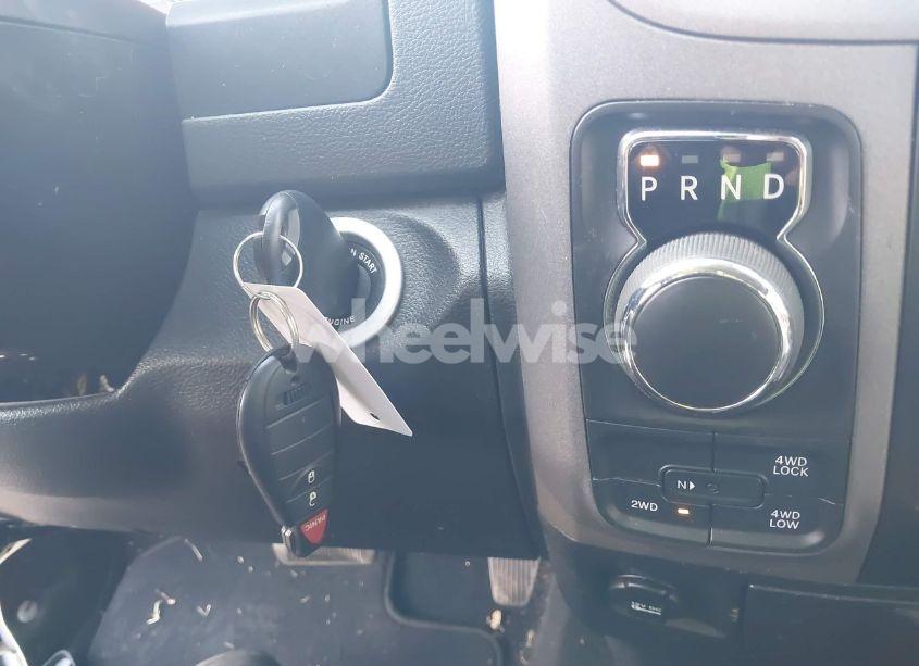 Photo 11 of 2018 Ram 1500 EXPRESS 4X4 5'7 BOX (VIN 3C6RR7KG7JG198449)