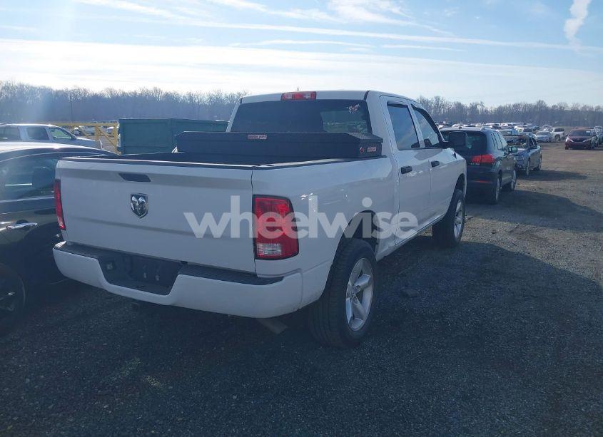 Photo 4 of 2018 Ram 1500 EXPRESS 4X4 5'7 BOX (VIN 3C6RR7KG7JG198449)